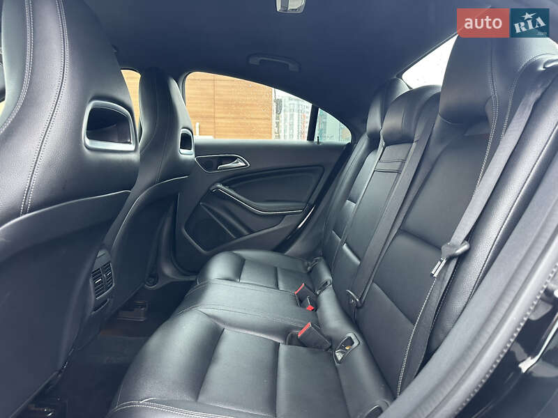 Седан Mercedes-Benz CLA-Class 2016 в Киеве