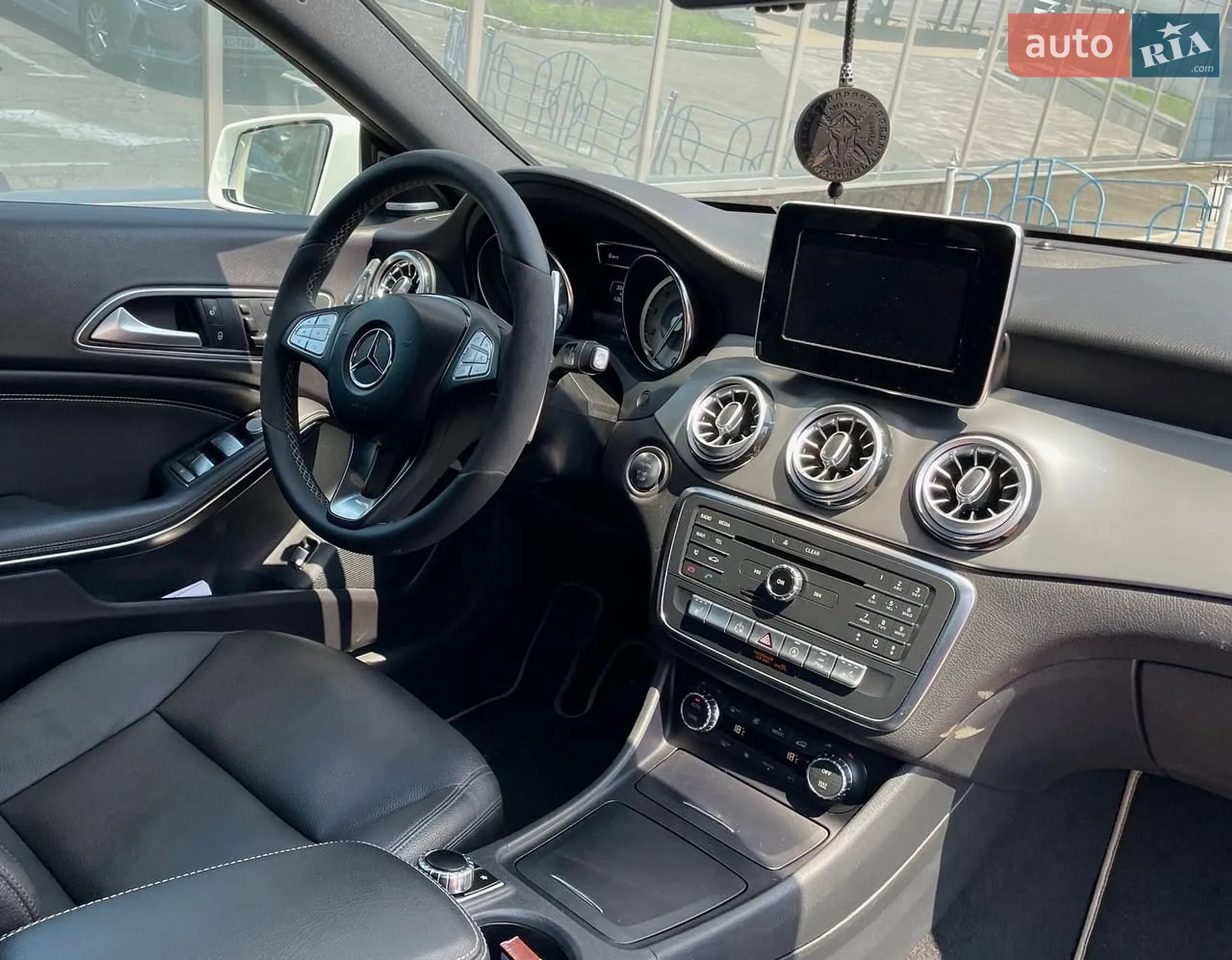 2015 Mercedes-Benz CLA-klasse - мініатюра 30