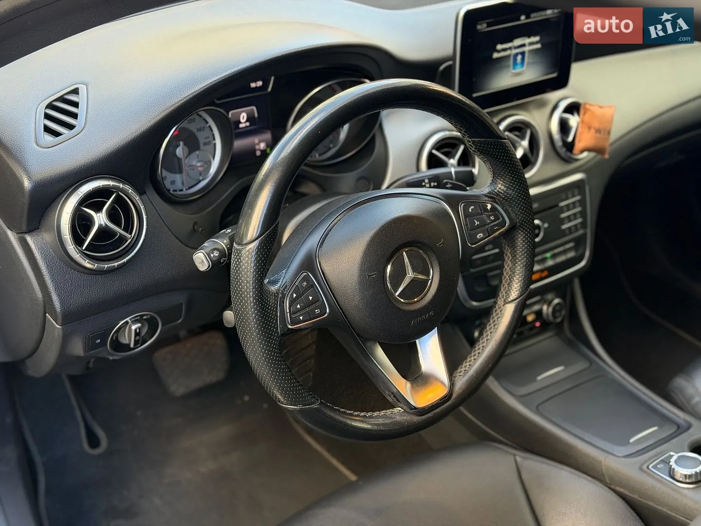 2015 Mercedes-Benz CLA-klasse - мініатюра 34