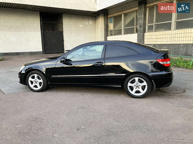 Купе Mercedes-Benz CLC-Class 2009 в Киеве