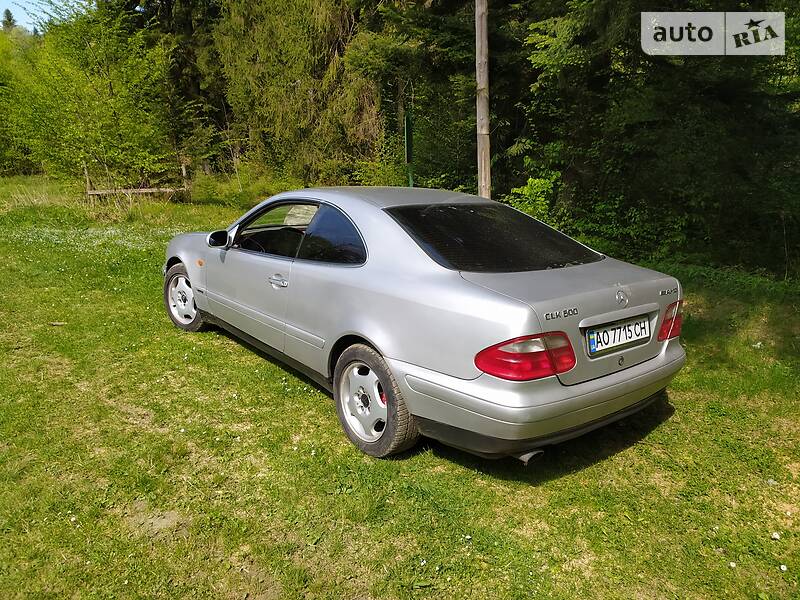 Купе Mercedes-Benz CLK-Class 1998 в Великому Березному