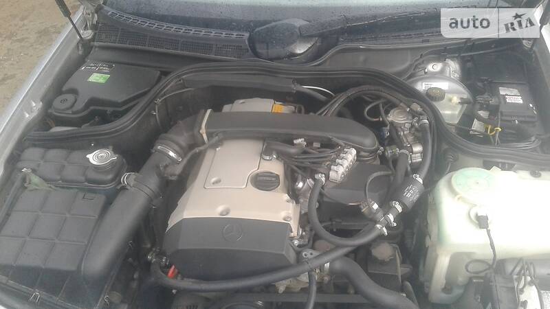 Купе Mercedes-Benz CLK-Class 1998 в Великому Березному