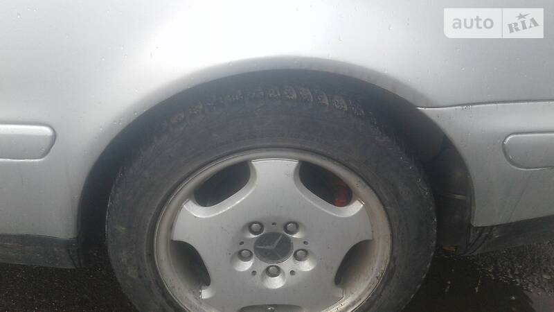 Купе Mercedes-Benz CLK-Class 1998 в Великому Березному