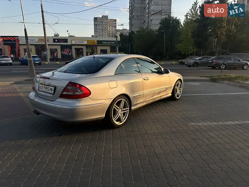 Mercedes-Benz CLK-Class 2002