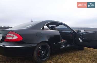 Купе Mercedes-Benz CLK-Class 2004 в 