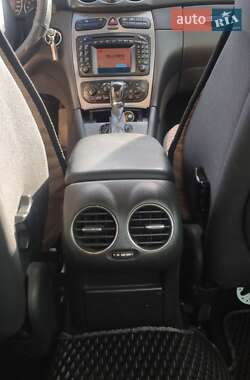 Купе Mercedes-Benz CLK-Class 2004 в 