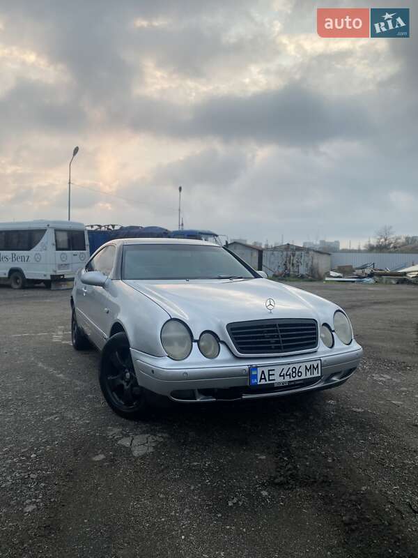 Купе Mercedes-Benz CLK-Class 1998 в 