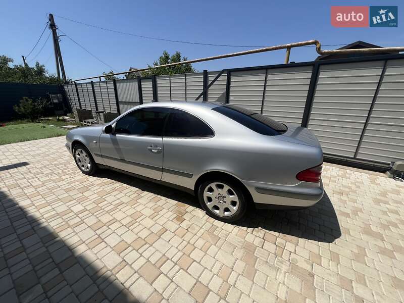 Купе Mercedes-Benz CLK-Class 1998 в 