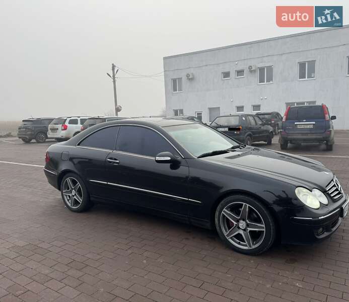 Mercedes-Benz CLK-Class 2004