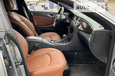 Купе Mercedes-Benz CLS-Class 2010 в 