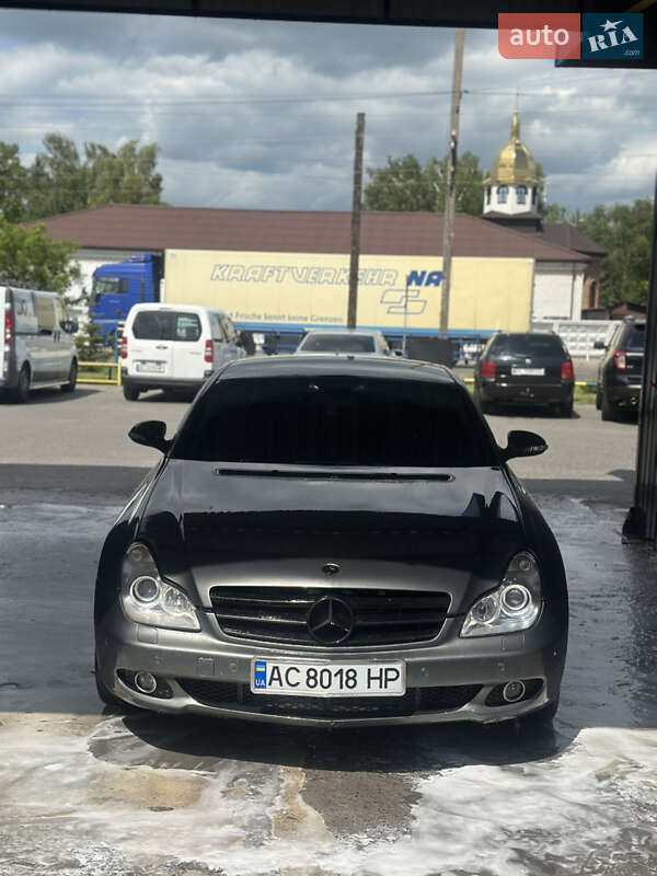 Mercedes-Benz CLS-Class 2005