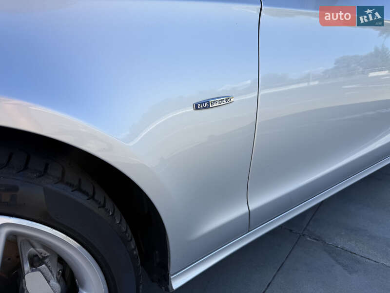 Седан Mercedes-Benz CLS-Class 2012 в Києві фото 12 Седан Mercedes-Benz CLS-Class 2012 в Києві