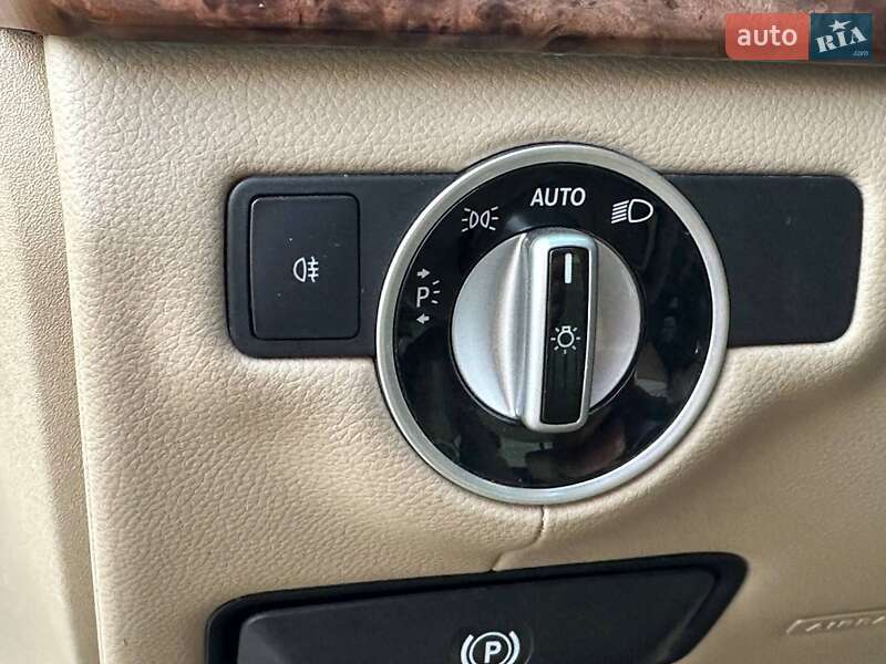 Седан Mercedes-Benz CLS-Class 2012 в Кривом Роге