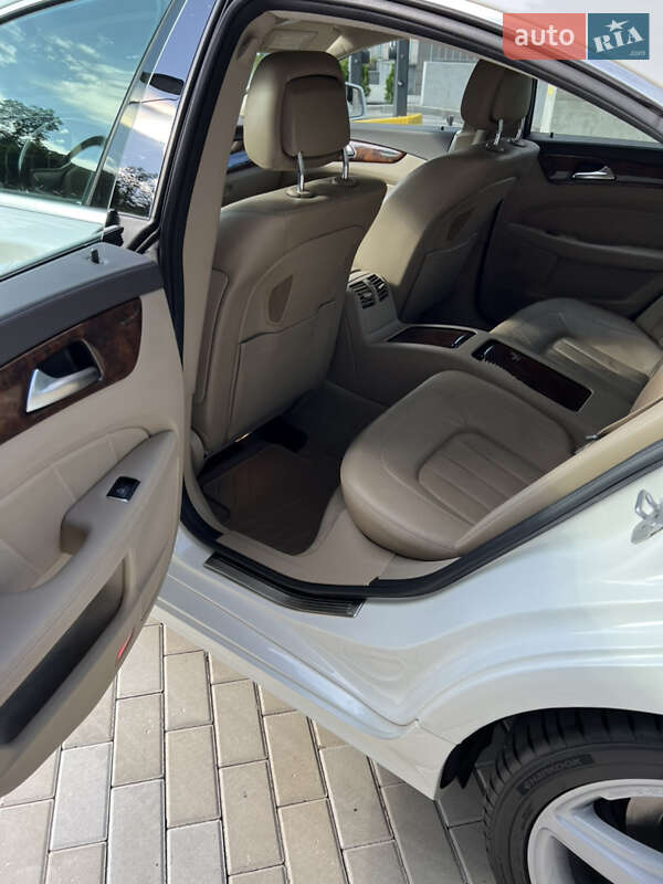 Седан Mercedes-Benz CLS-Class 2011 в Києві фото 22 Седан Mercedes-Benz CLS-Class 2011 в Києві