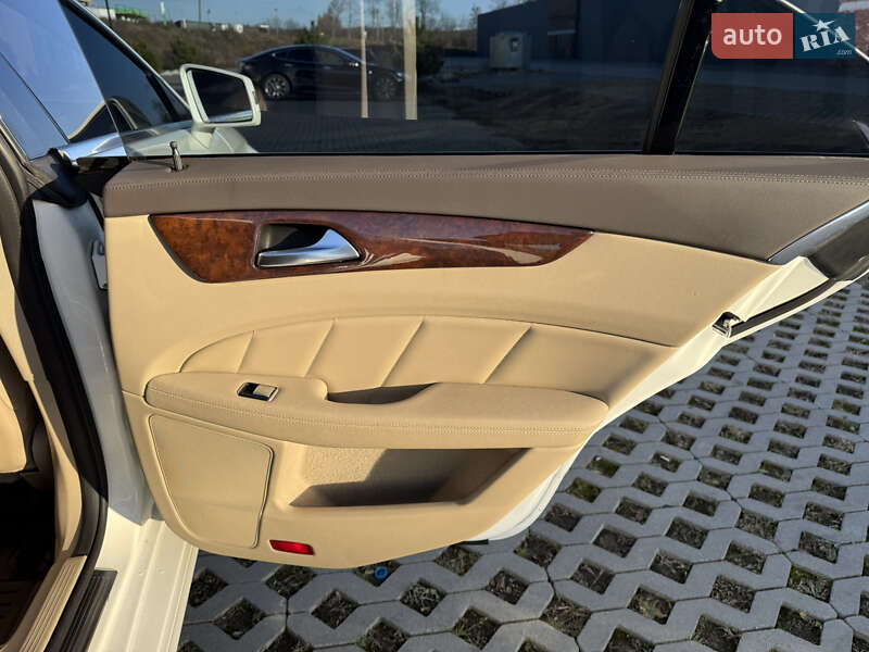 Седан Mercedes-Benz CLS-Class 2014 в Хмельницькому фото 59 Седан Mercedes-Benz CLS-Class 2014 в Хмельницькому