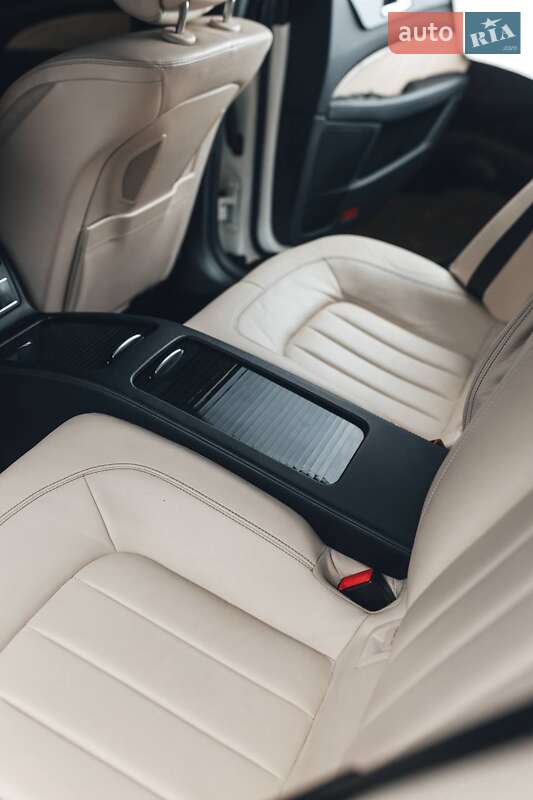 Седан Mercedes-Benz CLS-Class 2011 в Днепре