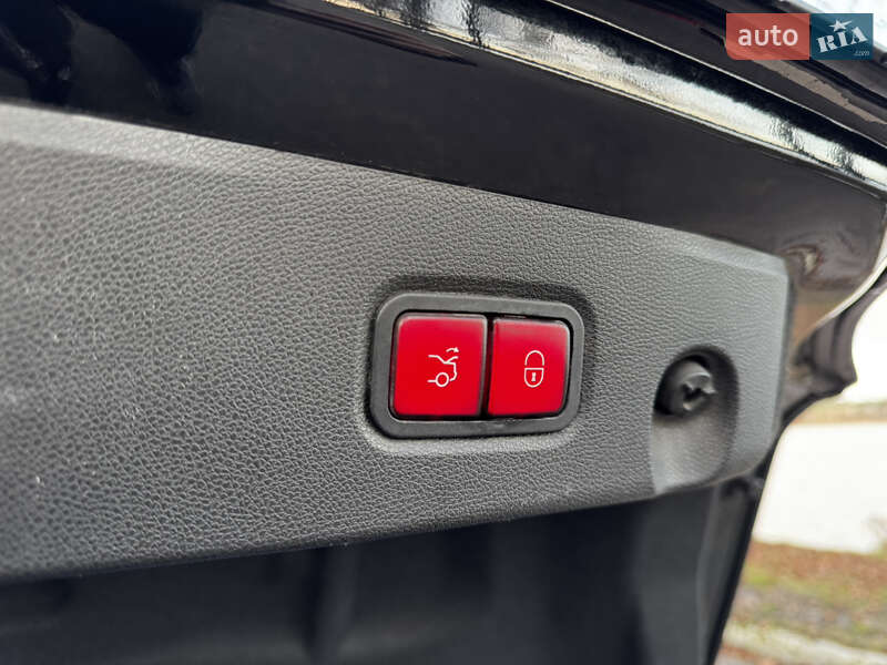 Седан Mercedes-Benz CLS-Class 2012 в Киеве фото 46 Седан Mercedes-Benz CLS-Class 2012 в Киеве