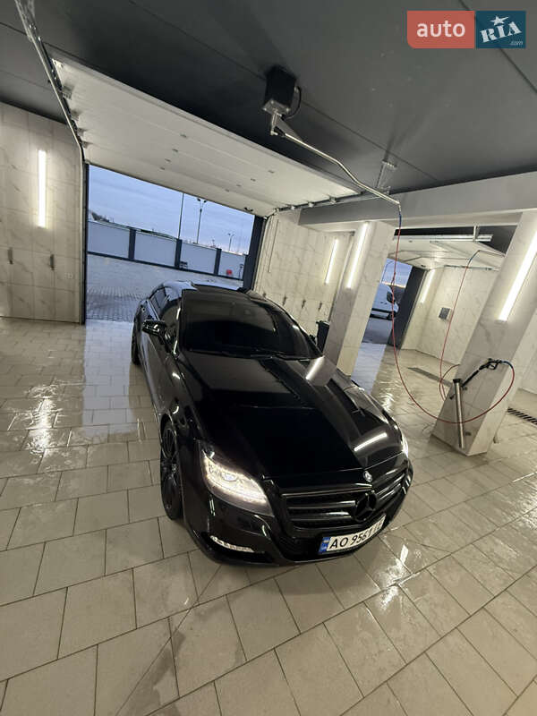Седан Mercedes-Benz CLS-Class 2011 в Среднем