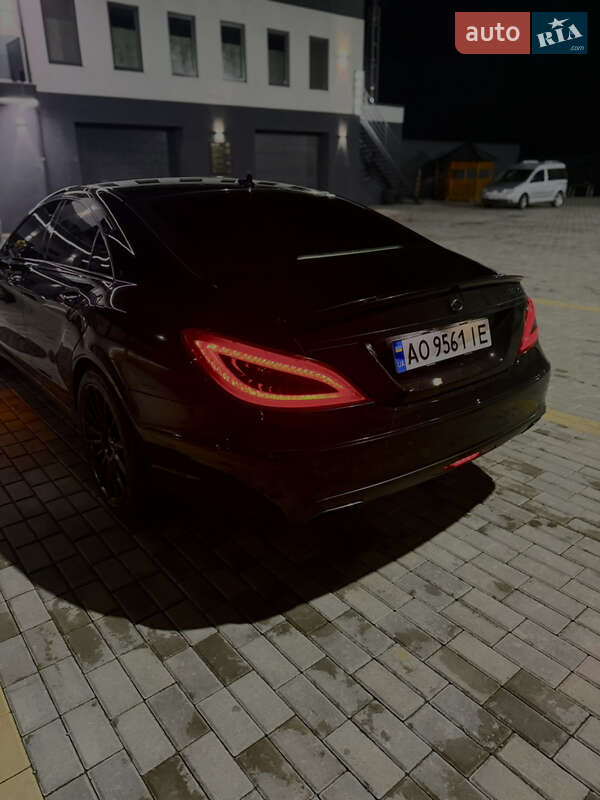 Седан Mercedes-Benz CLS-Class 2011 в Среднем