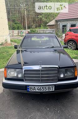 Универсал Mercedes-Benz E 200 1990 в Светловодске
