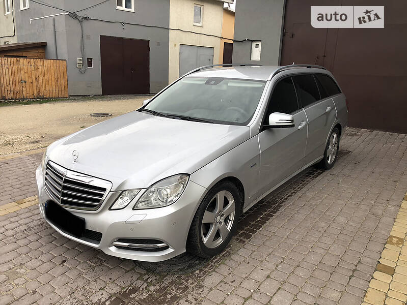 Mercedes-Benz E 200 AVANTGARDE