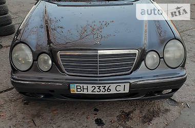Mercedes-Benz E 220 2000 Mercedes-Benz E 220 2000