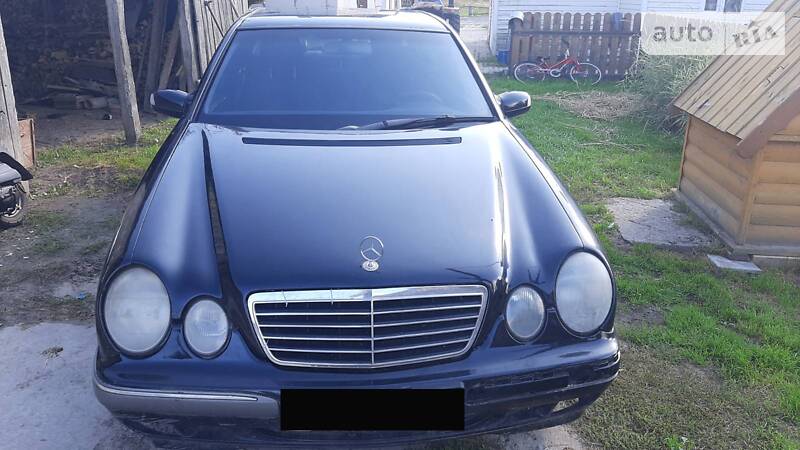 Mercedes-Benz E 220