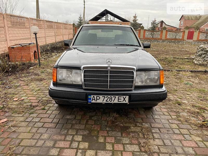 Mercedes-Benz E 230 W 124