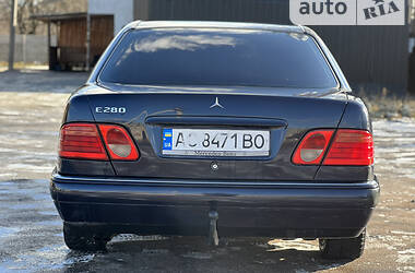 Седан Mercedes-Benz E 280 1996 в Луцке