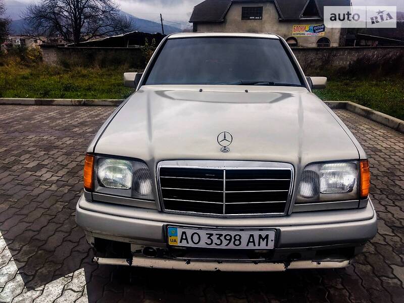 Mercedes-Benz E 300
