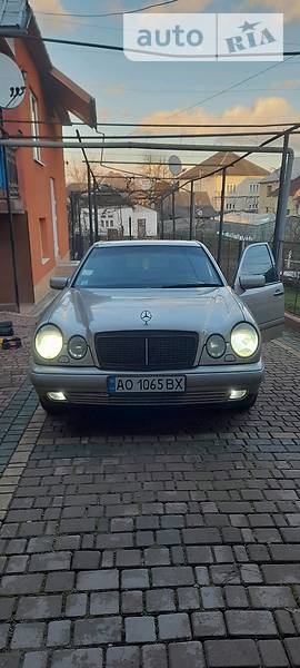 Mercedes-Benz E 300