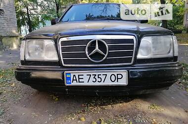Купе Mercedes-Benz E 300 1990 в Каменском