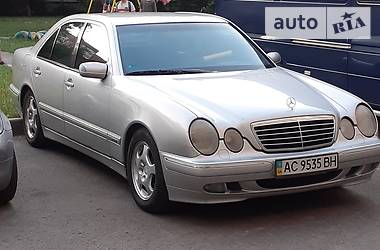 Седан Mercedes-Benz E 320 2001 в Луцьку