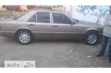 Седан Mercedes-Benz E-Class 1994 в Одессе