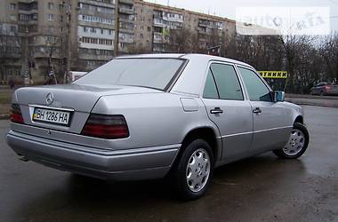 Седан Mercedes-Benz E-Class 1994 в 