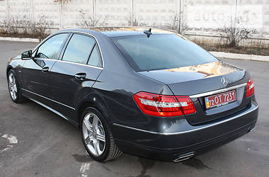 Седан Mercedes-Benz E-Class 2012 в Виннице