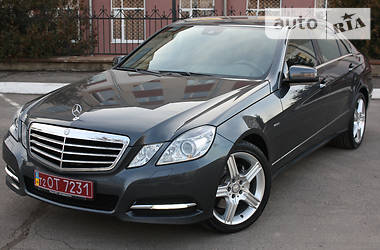 Седан Mercedes-Benz E-Class 2012 в Виннице