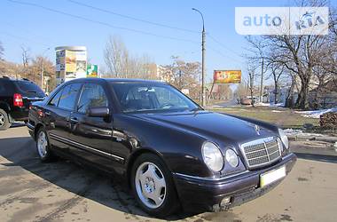 Седан Mercedes-Benz E-Class 2000 в Николаеве