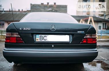 Купе Mercedes-Benz E-Class 1995 в Львове