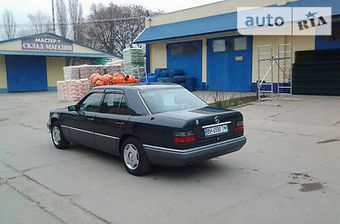 Седан Mercedes-Benz E-Class 1994 в 