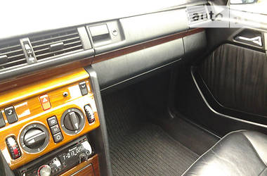 Седан Mercedes-Benz E-Class 1994 в 