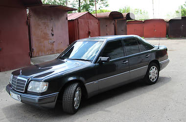 Седан Mercedes-Benz E-Class 1994 в Черкасах