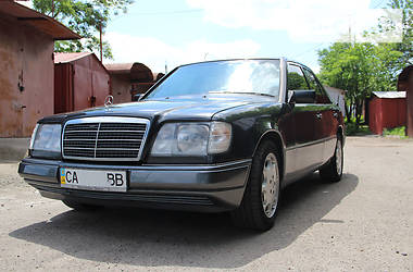 Седан Mercedes-Benz E-Class 1994 в Черкасах