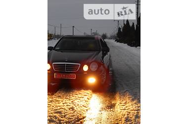 Седан Mercedes-Benz E-Class 2001 в Хмельницком