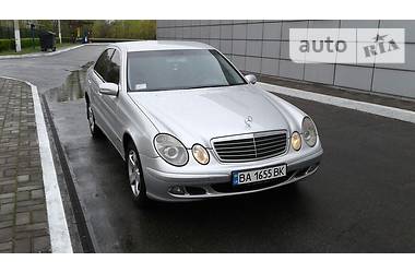 Седан Mercedes-Benz E-Class 2005 в Днепре