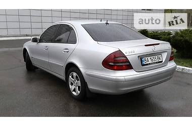 Седан Mercedes-Benz E-Class 2005 в Днепре