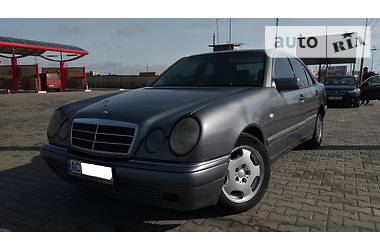 Седан Mercedes-Benz E-Class 1996 в Луцке