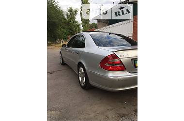 Седан Mercedes-Benz E-Class 2004 в Никополе