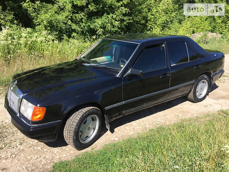 Седан Mercedes-Benz E-Class 1988 в Збараже