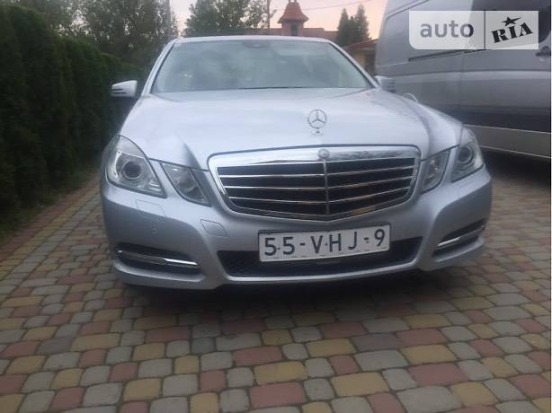 Седан Mercedes-Benz E-Class 2011 в Жидачові